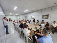 Encontro entre vereadores, vereadoras e prefeito